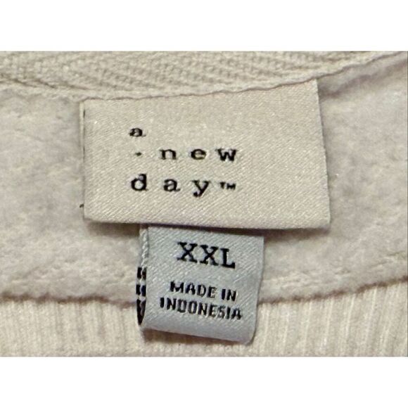 A New Day Women’s Oversized Crewneck Sweatshirt with Puff Sleeves in Cream XXL - Picture 3 of 8